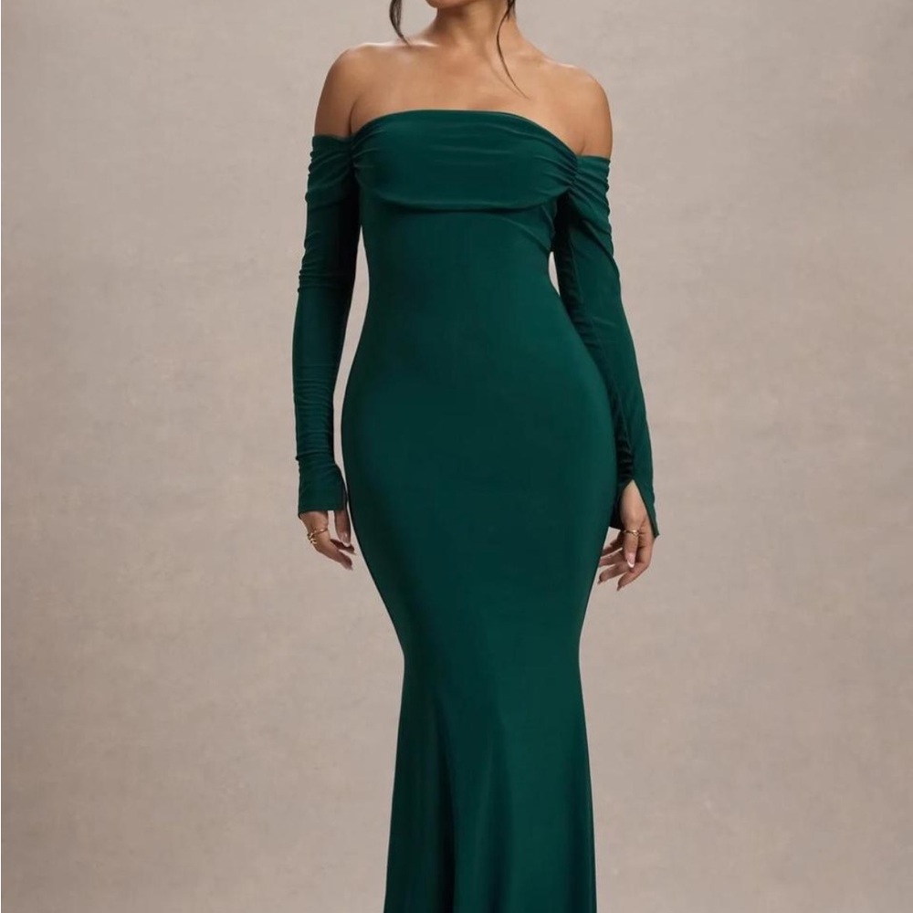 Elegant Off-Shoulder Green Dress